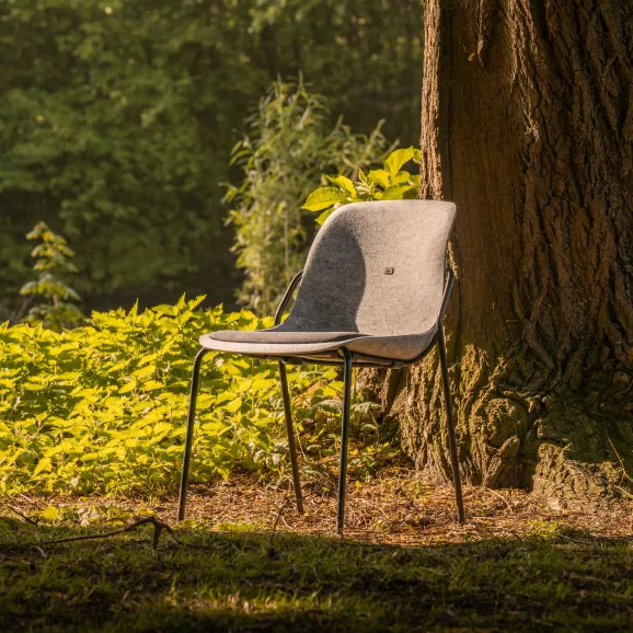 Felt Fine stoelen van gerecyclede petflessen